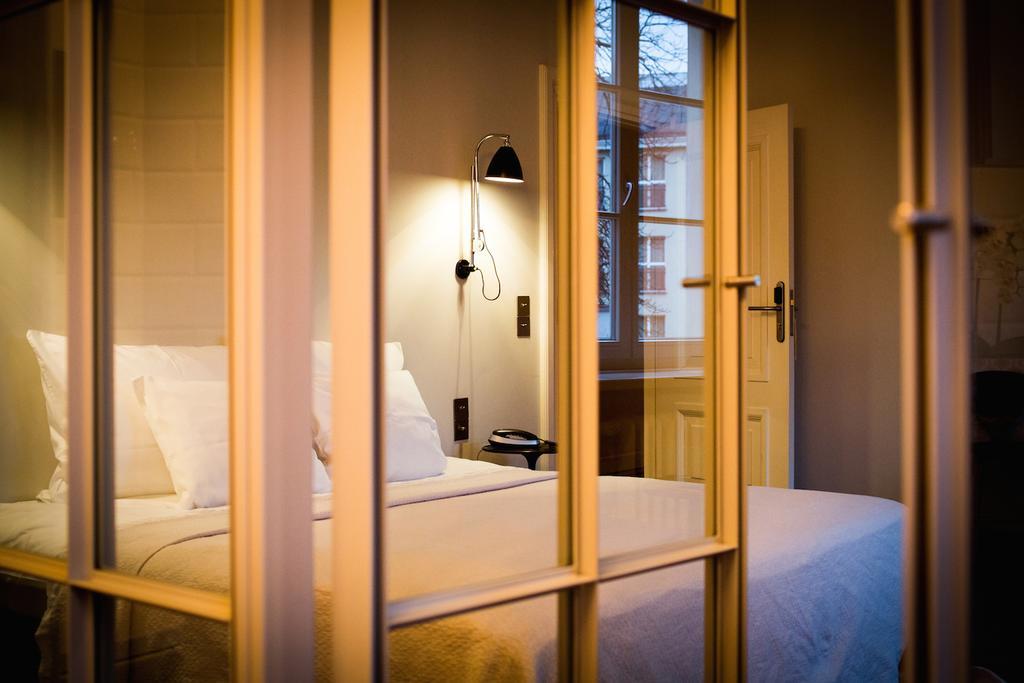 Between Us Bed And Breakfast วอร์ซอ ภายนอก รูปภาพ